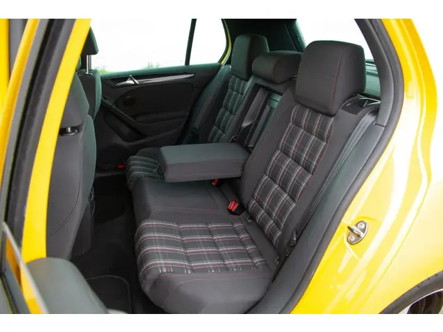 Volkswagen Golf 2.0 GTI UNIEK Nette Auto 2012 Benzine 6