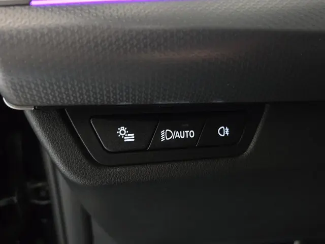 BMW X1 sDrive20i 2023 Hybride Benzine 32