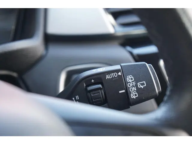 BMW X1 sDrive18i High Executive 2018 Benzine 28