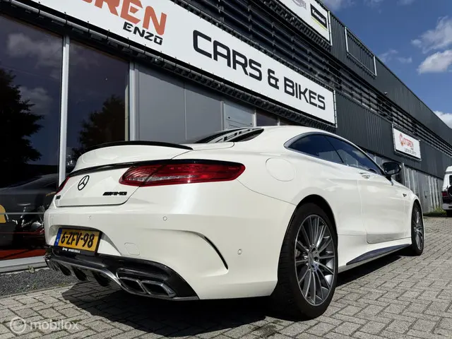 Mercedes-Benz S-Klasse Coupé AMG 63 2015 Benzine 9