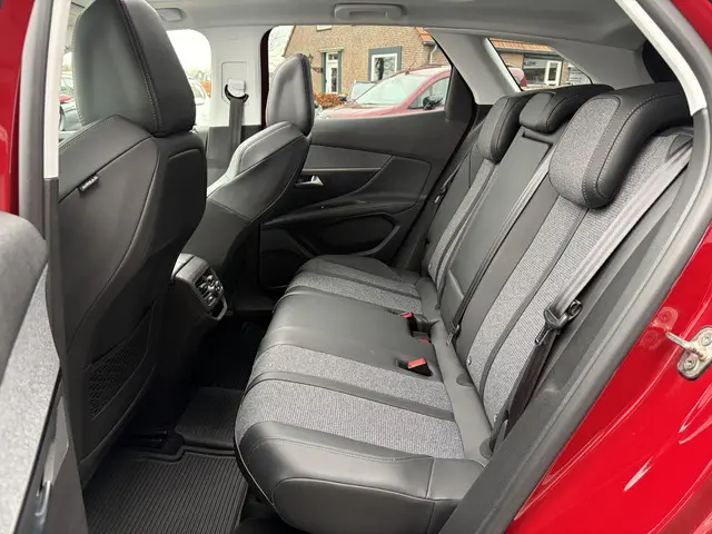 Peugeot 3008 1.2 PureTech GT 2019 Benzine 26