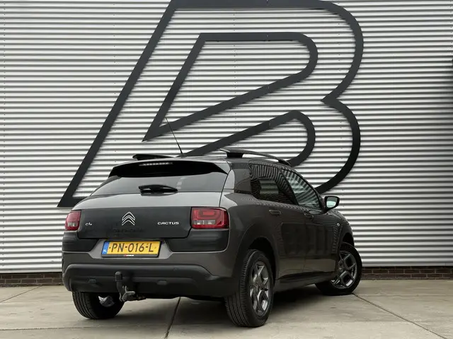 Citroën C4 Cactus 1.2 PureTech Shine 2017 Benzine 3