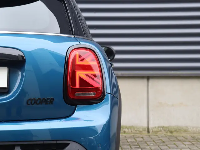 MINI 5-Deurs Cooper 2022 Benzine 29