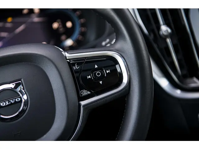 Volvo S60 2.0 B4 Plus Dark 2023 Benzine 29