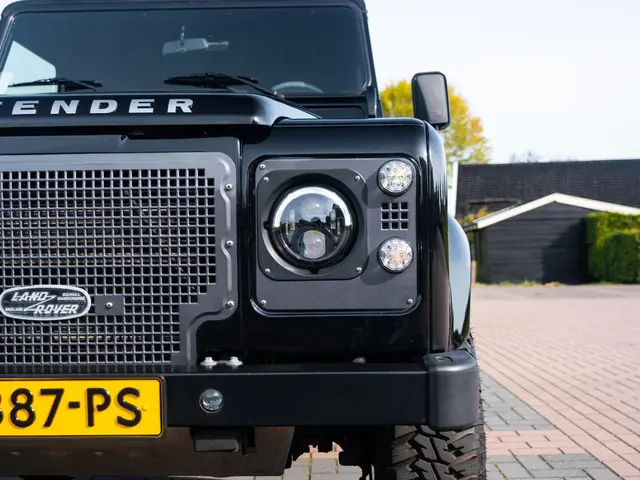Land Rover Defender 2.2 D Soft Top 90" E 2014 Diesel 12