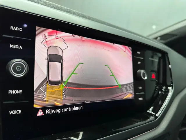 Volkswagen Taigo 1.5 TSI 3x R-Line Pano 2023 Benzine 17