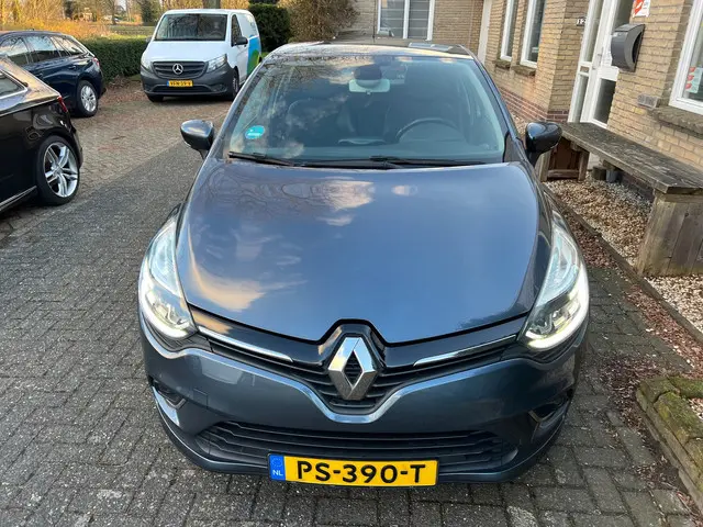 Renault Clio 0.9 TCe Limited 2017 Benzine 25