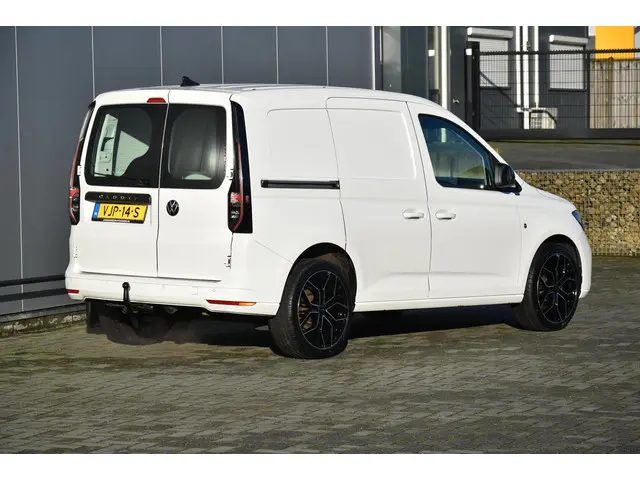 Volkswagen Caddy Cargo 2.0 TDI 1st Edition 2021 Diesel 7