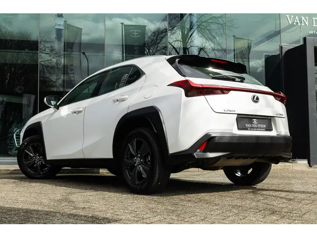 Lexus UX 250h Business Line 2022 Hybride Benzine 30