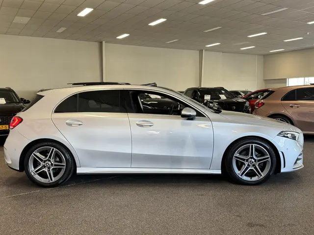 Mercedes-Benz A-Klasse 200 AMG Line 2022 Benzine 6