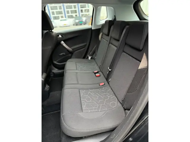 Peugeot 2008 1.2 PureTech Blue Lion 2016 Benzine 28
