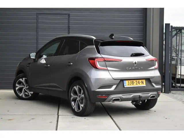 Renault Captur mild hybrid 160 PK R.S. Line 2022 Benzine 9