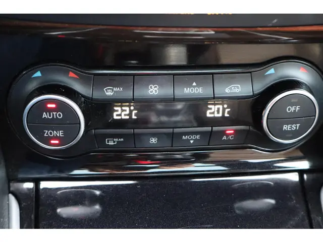 Infiniti Q30 1.6t Premium Tech 2016 Benzine 12