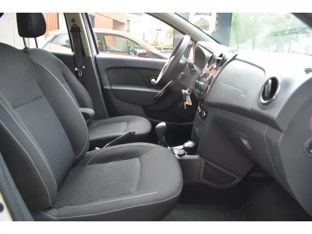 Dacia Sandero 0.9 TCe Laureate automaat 2018 Benzine 8