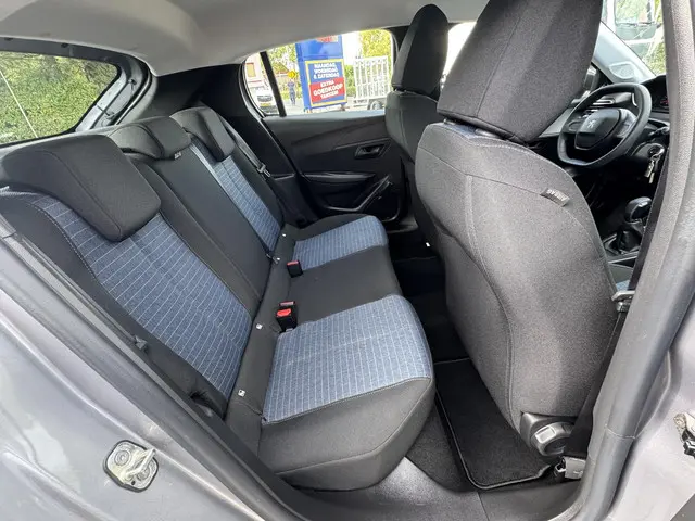 Peugeot 208 1.2 PureTech Like 2021 Benzine 18