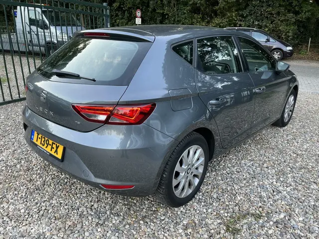 SEAT Leon 1.2 TSI Style,Automaat,nette auto 2014 Benzine 8