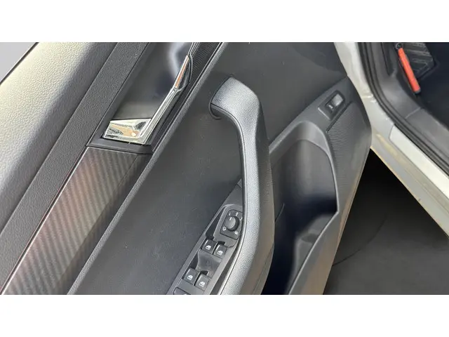 Škoda Karoq 1.5 TSI ACT Sportline Business 2020 Benzine 16