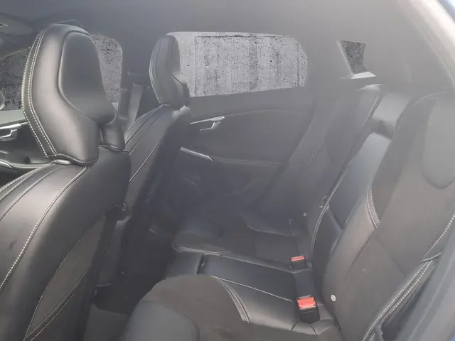 Volvo V40 2.0 D2 R-Design 2017 Diesel 13