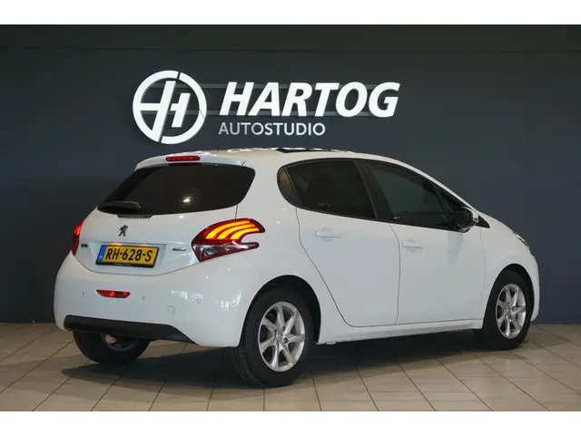 Peugeot 208 1.2 PureTech Allure 2017 Benzine 2