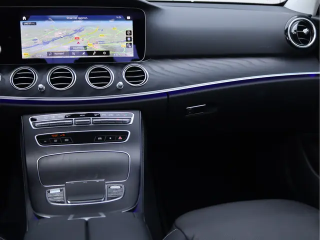 Mercedes-Benz E-Klasse 200 Luxury 2022 Hybride Benzine 23
