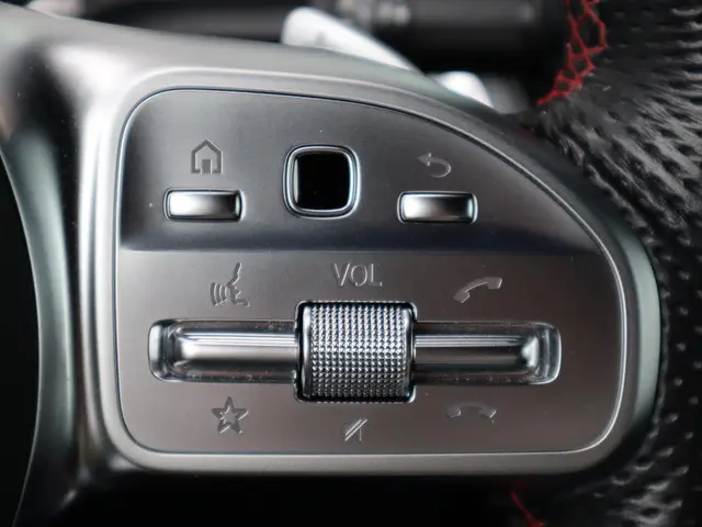 Mercedes-Benz GLB GLB 200 AMG line 2020 Benzine 18