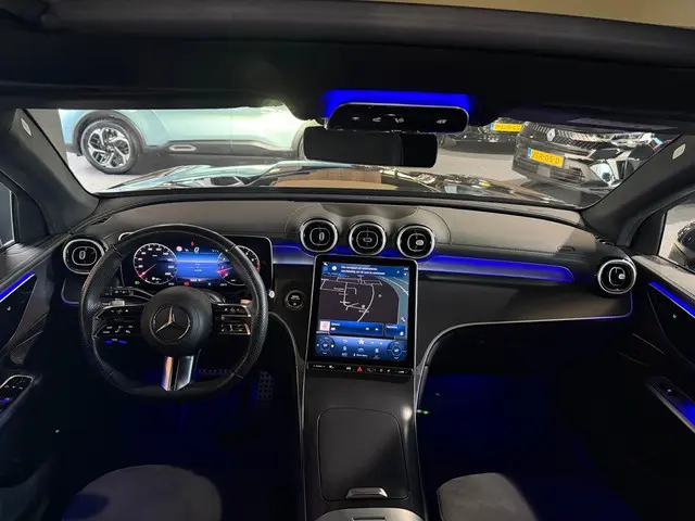 Mercedes-Benz GLC 200 4MATIC AMG Line 2024 Benzine 9