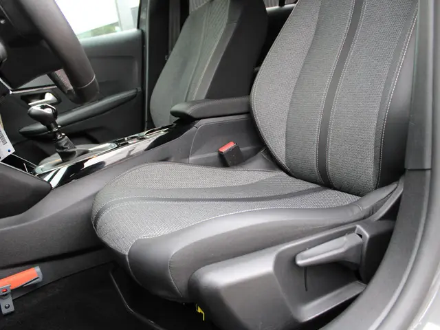 Peugeot 208 1.2 PureTech 100 Allure 2024 Benzine 13