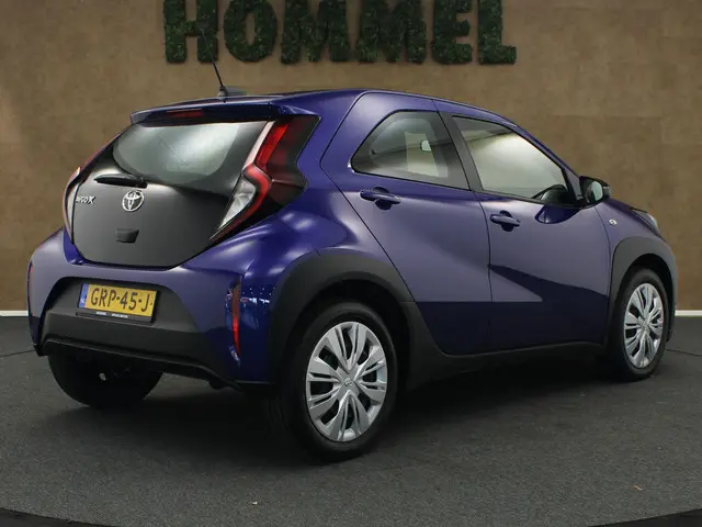 Toyota Aygo X 1.0 VVT-i MT Play 2024 Benzine 2