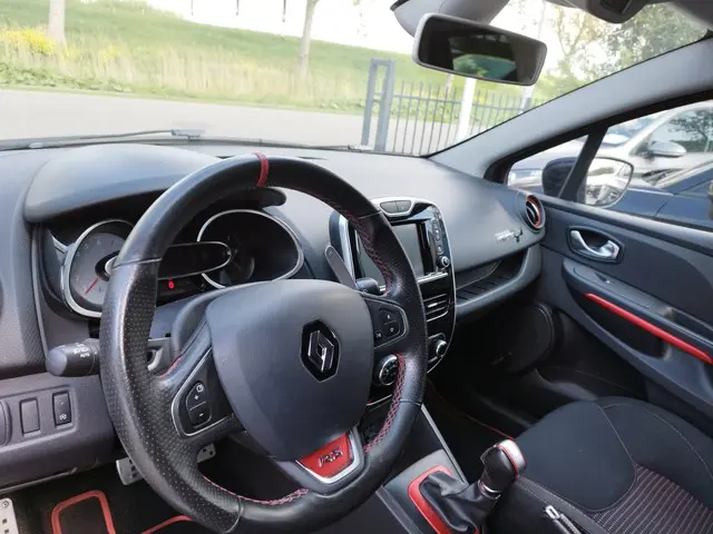 Renault Clio 1.6 R.S. Trophy ** 124.988 KM ** 2016 Benzine 10