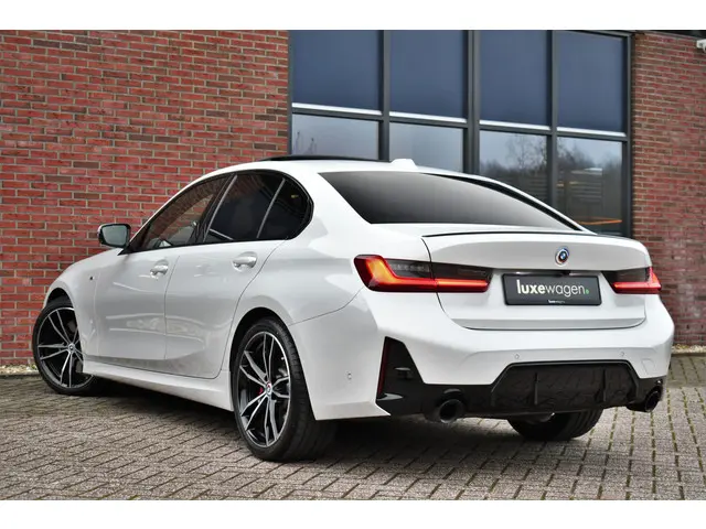 BMW 3 Serie 330 d M-Sport Pro 2023 Diesel 20