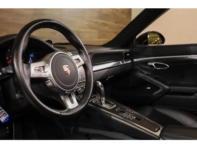Porsche 911 Cabrio 3.8 Carrera 4S 2014 Benzine 27
