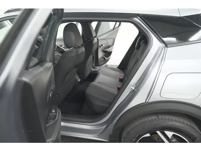 Peugeot 2008 PureTech 100 Allure 2024 Benzine 31