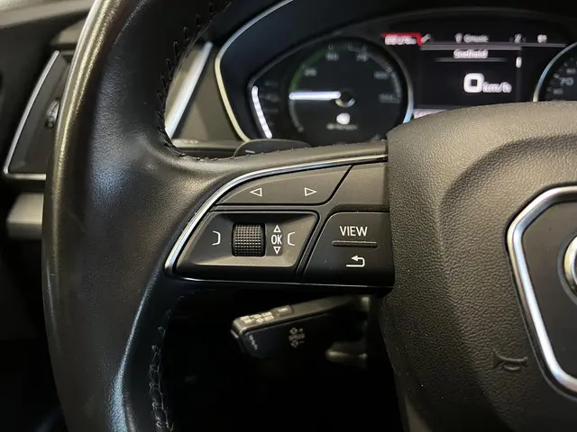 Audi Q5 50 TFSI e S edition 2020 Hybride Benzine 10
