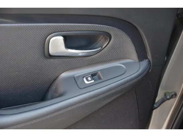 Kia Carens 1.6 GDi Business Pack 2013 Benzine 32