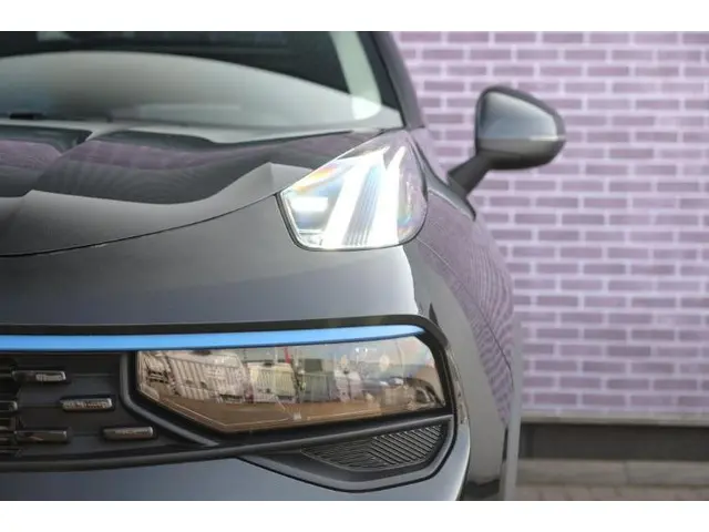 Lynk & Co 01 1.5 Plug-in Hybride 2022 Hybride Benzine 12