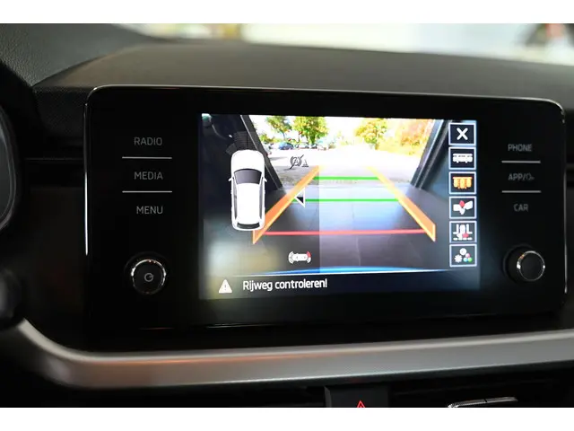 Škoda Kamiq 1.0 TSI Ambition 2024 Benzine 39