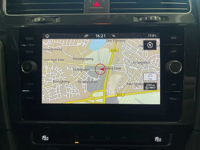 Volkswagen Golf 1.0 TSI Comfortline 2017 Benzine 34