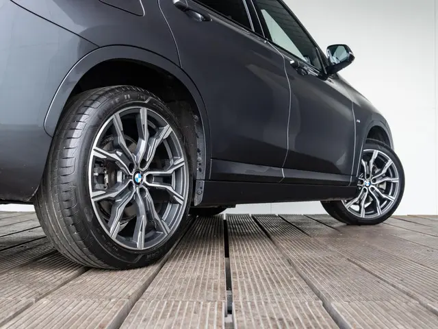 BMW X1 sDrive20i 2020 Benzine 20