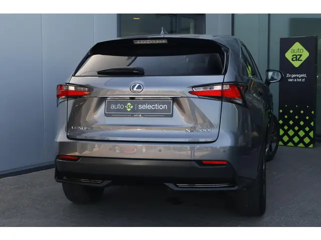Lexus NX 300h AWD Luxury Line 2015 Hybride Benzine 8