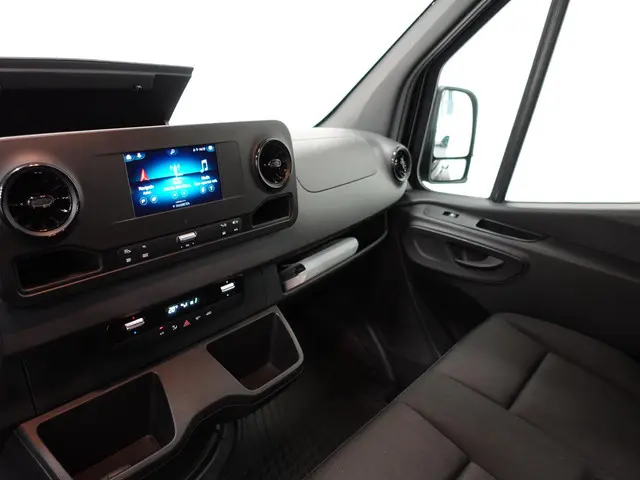 Mercedes-Benz Sprinter L2H2 Automaat 2023 Diesel 22