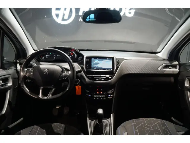 Peugeot 2008 1.2 PureTech Allure 2018 Benzine 3