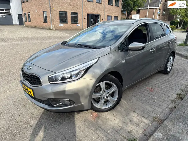 Kia cee'd Sportswagon 1.6 GDI Super Pack 2013 Benzine