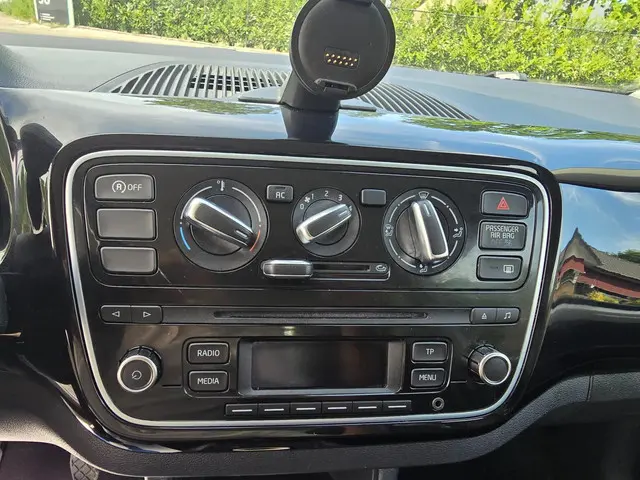 Volkswagen up! 1.0 high up! BlueMotion 2013 Benzine 14