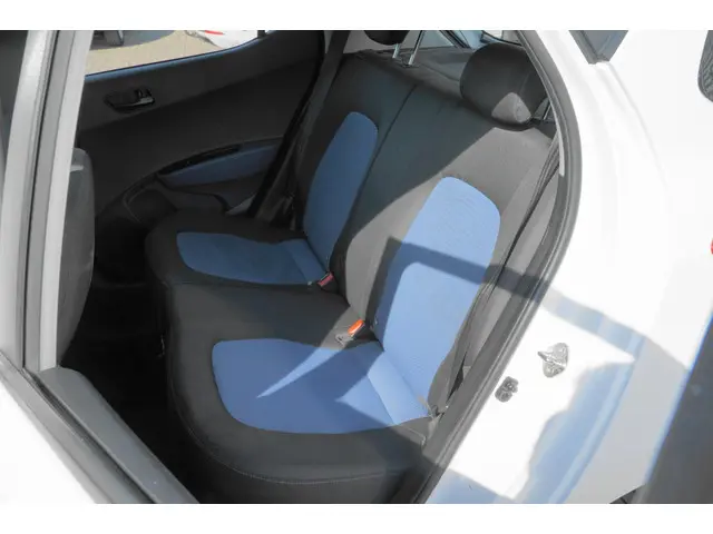 Hyundai i10 1.0i i-Motion Comfort NAVI APP'S 2014 Benzine 18