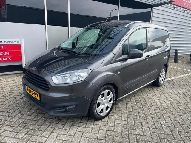 Ford Transit Courier 1.5 TDCI Trend 2017 Diesel 20