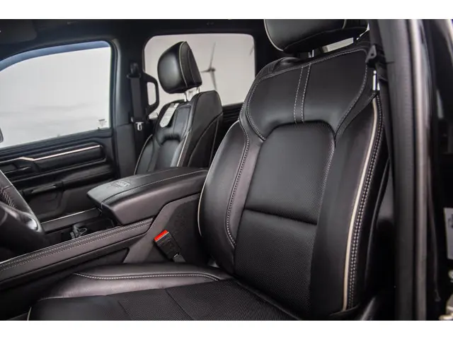 Dodge Ram 1500 5.7 V8 4x4 Crew Cab Limited 2024 Benzine 26