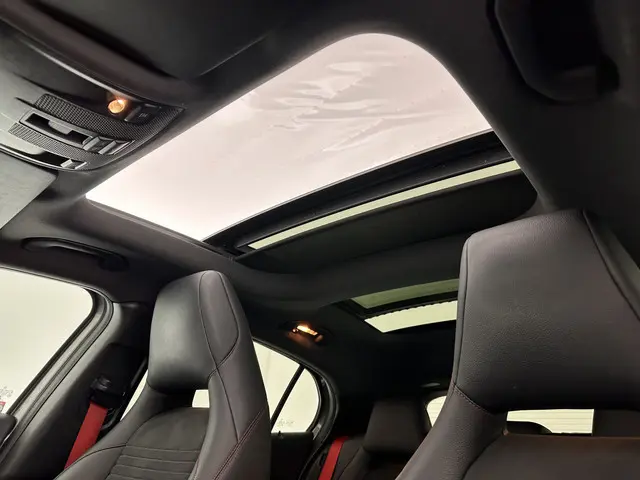 Mercedes-Benz GLA AMG 45 4MATIC 2015 Benzine 22