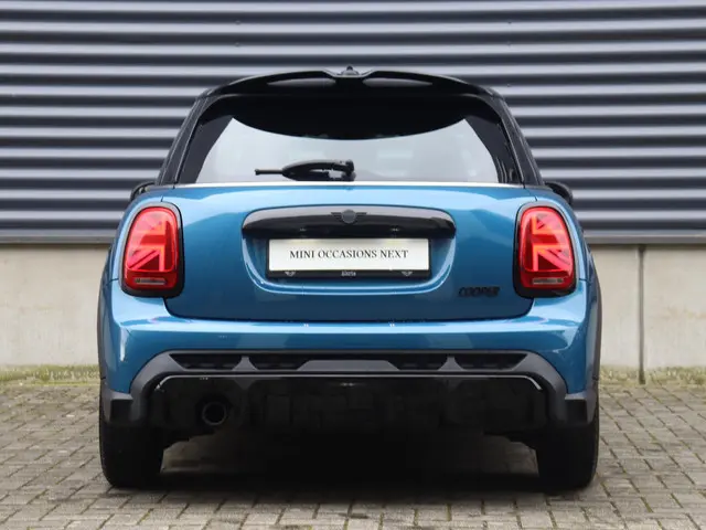 MINI 5-Deurs Cooper 2022 Benzine 4