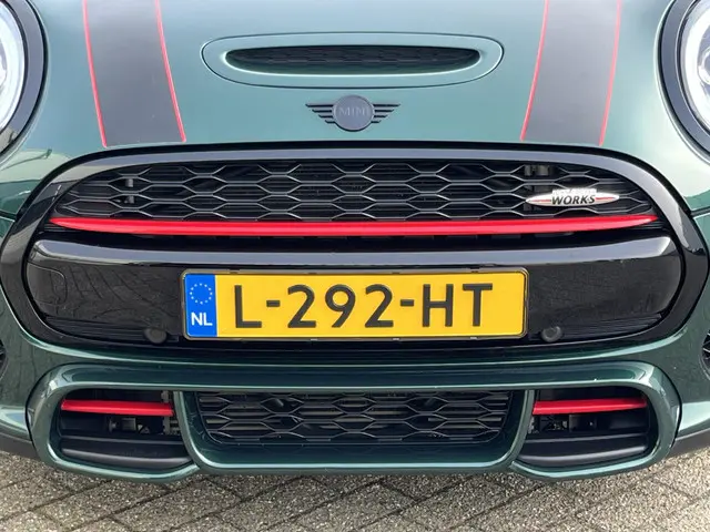 MINI Cooper Cabrio 2.0 John Works Chili 2017 Benzine 51