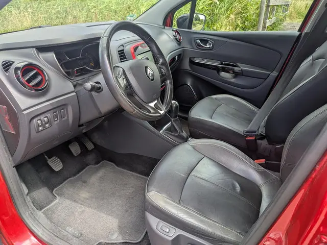 Renault Captur 0.9 TCe Helly Hansen 2015 Benzine 8